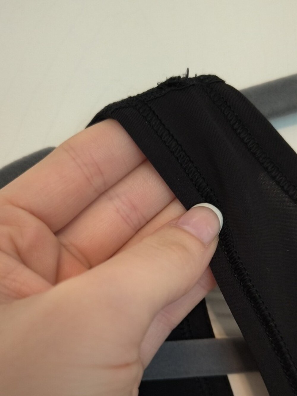 Lululemon Black Women’s Tank Top - Picture 4 of 5